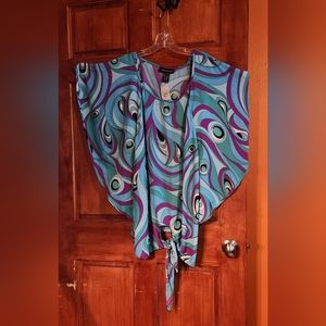 Beyond cute top with bottom boat knot